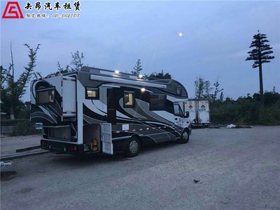 上海青浦華新勞斯萊斯銀云婚車出租 經(jīng)典座駕點亮浪漫時刻，助力服裝節(jié)時尚盛典